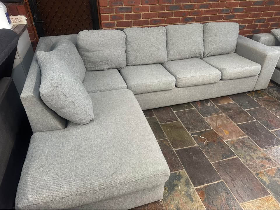 Fantastic Furniture 5-Seater Chaise Lounge photo 2