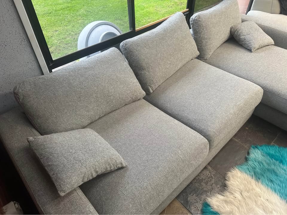 Modern 4-Seater Chaise Lounge photo 4