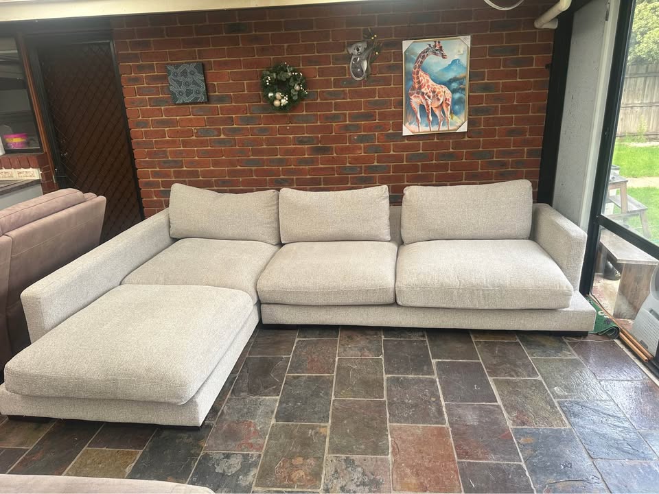 Near-New Light Grey Chaise Sofa photo 2
