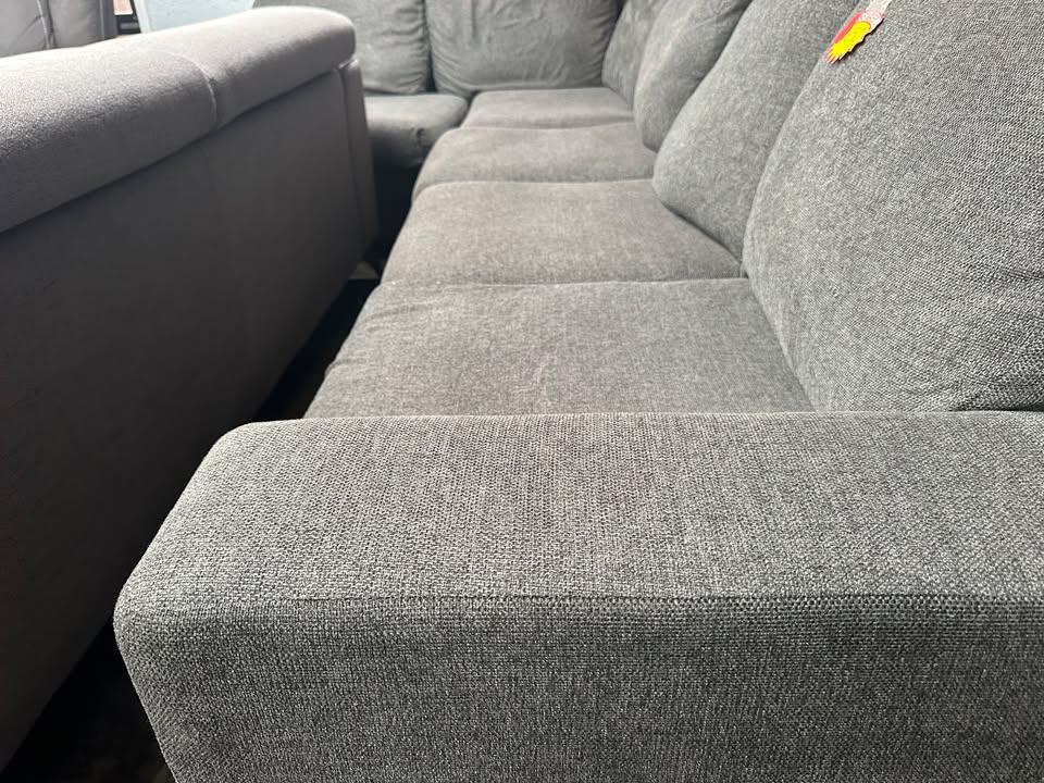 5 Seater Sofa – Near-New Condition photo 6