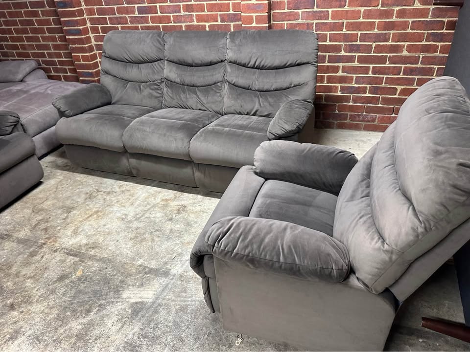 3+1+1 Recliner Sofa Set | Grey Fabric | Manual Recliners | Like New photo 5