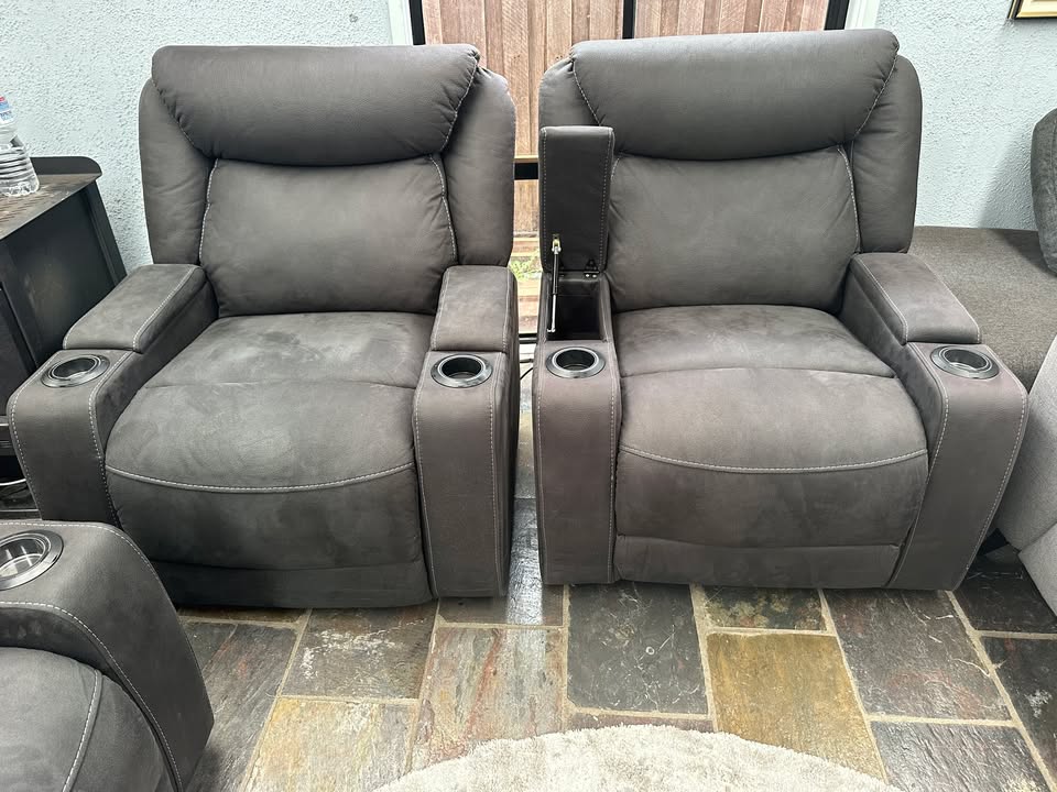 3+1+1 Electric Recliner Lounge Suite with Bluetooth Speakers photo 4