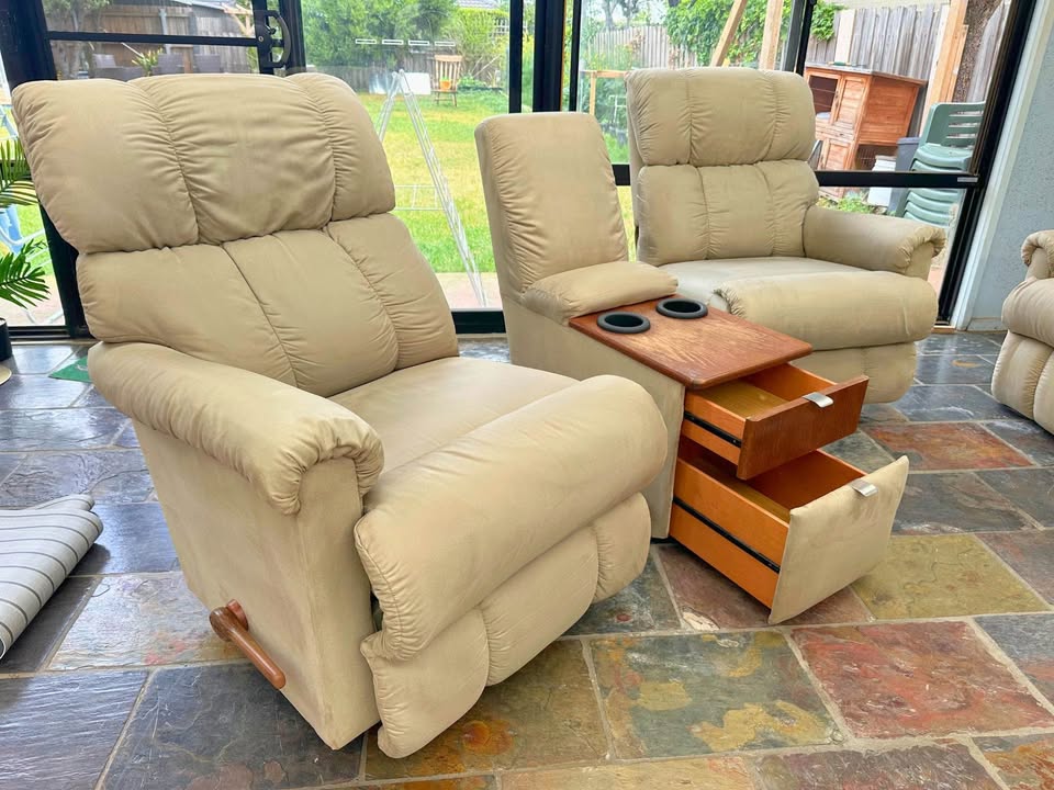 La-Z-Boy Pinnacle Recliner Set – Luxasuede Bone (3 Seater + 2 Rocker Recliners) photo 2