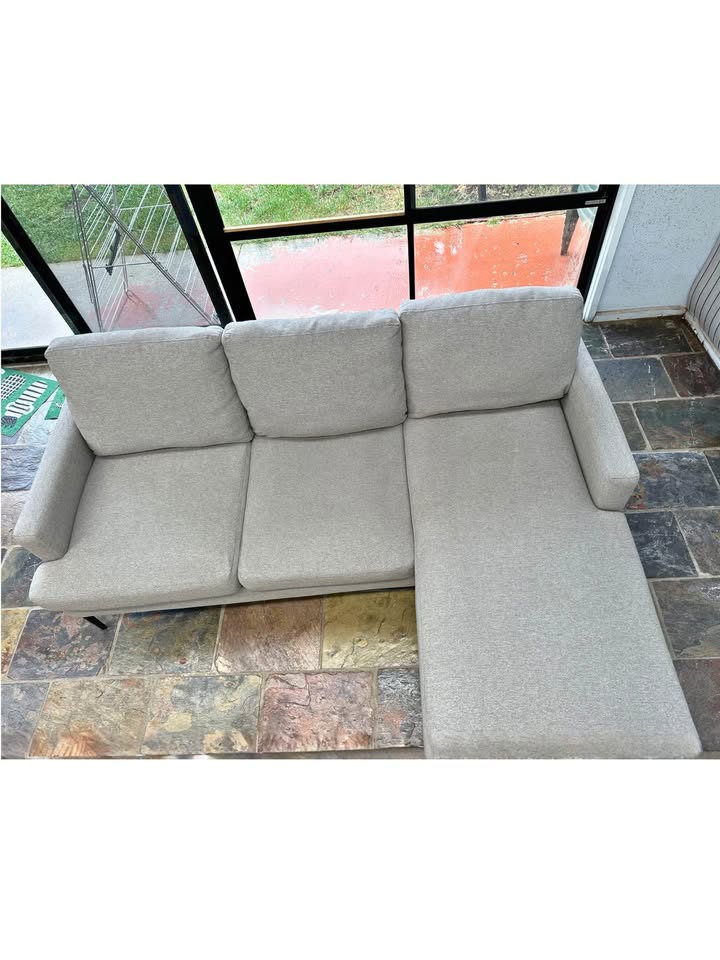Modern L-Shape Sofa – Perfect Condition – (Same Day Delivery Available) photo 7