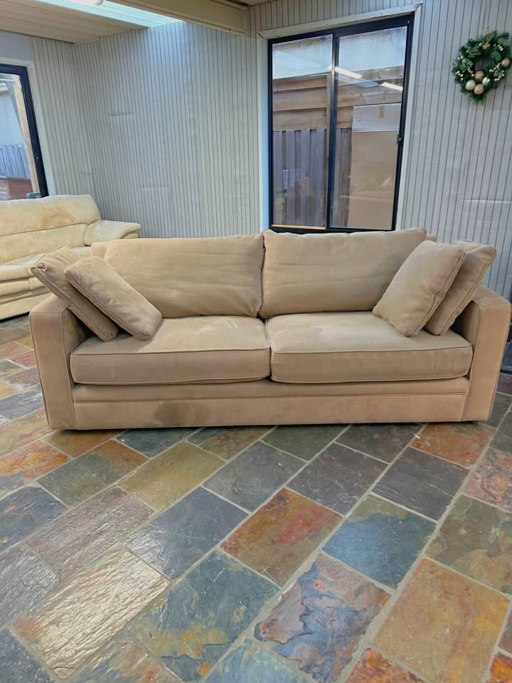 Freedom Sofa – Free Delivery photo 2